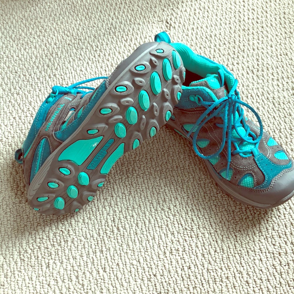 Merrill “Chameleon Mid-lace” hiking shoes